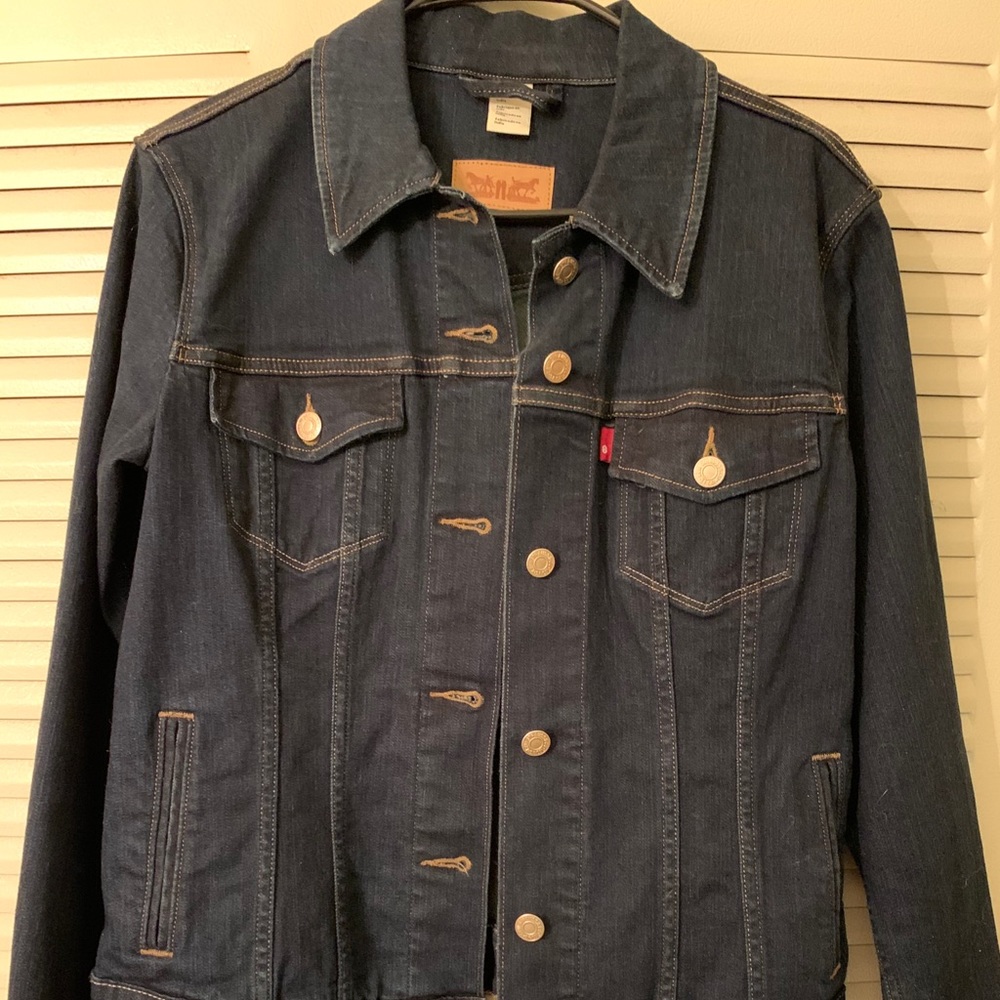 Women’s Levi’s Denim jacket size large